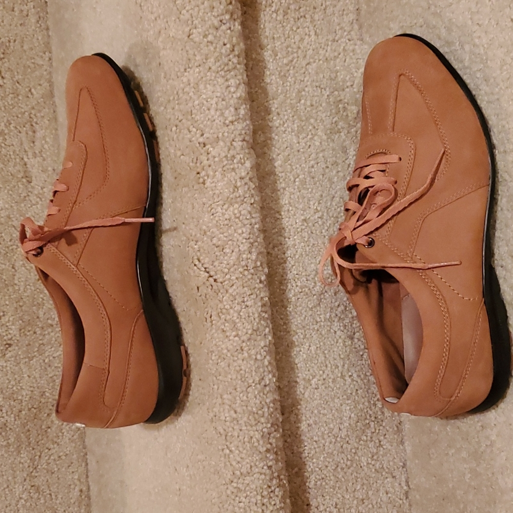 Rockport truwalk women brown leather shoes. Size 9